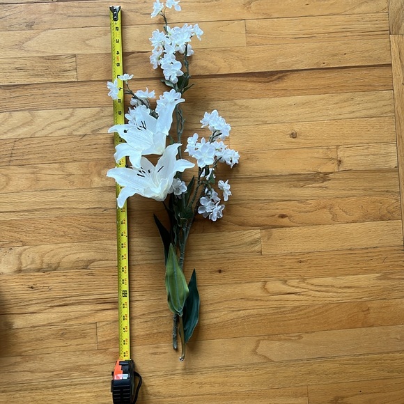 3 piece floral arrangement, vase, faux lily and cherry blossom stem. - Picture 7 of 9